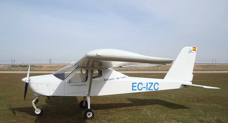 Avioneta Tecnam P92