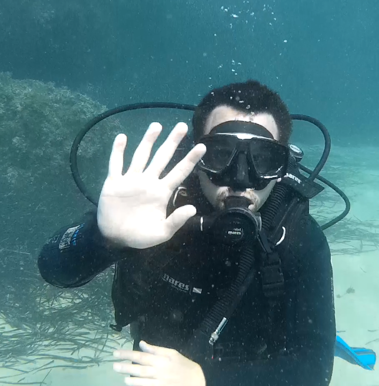 Saludo buceo